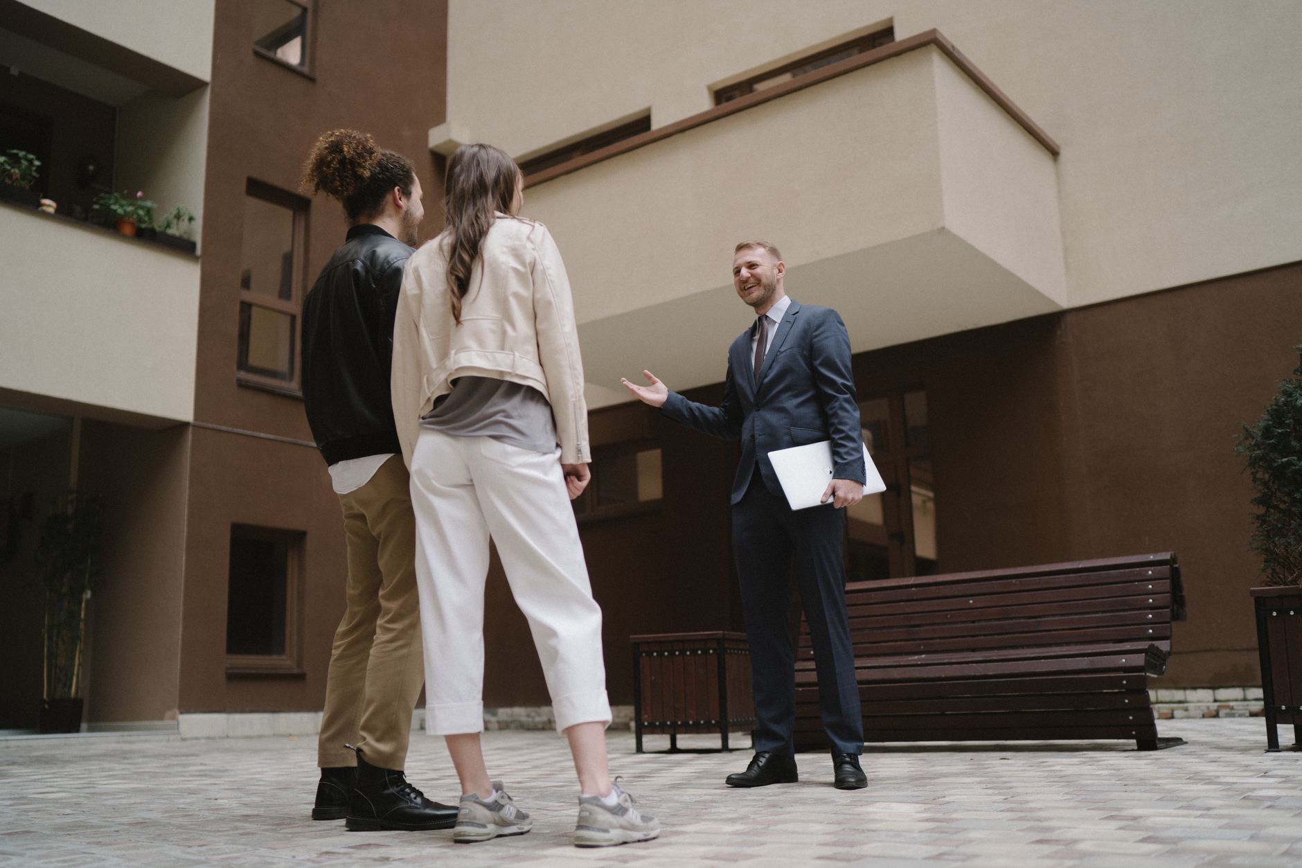 Global real estate franchises help partners sell properties worldwide